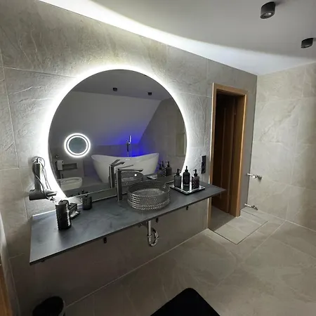 Ays-spa, Whirlpool & Sauna Apartmán *
